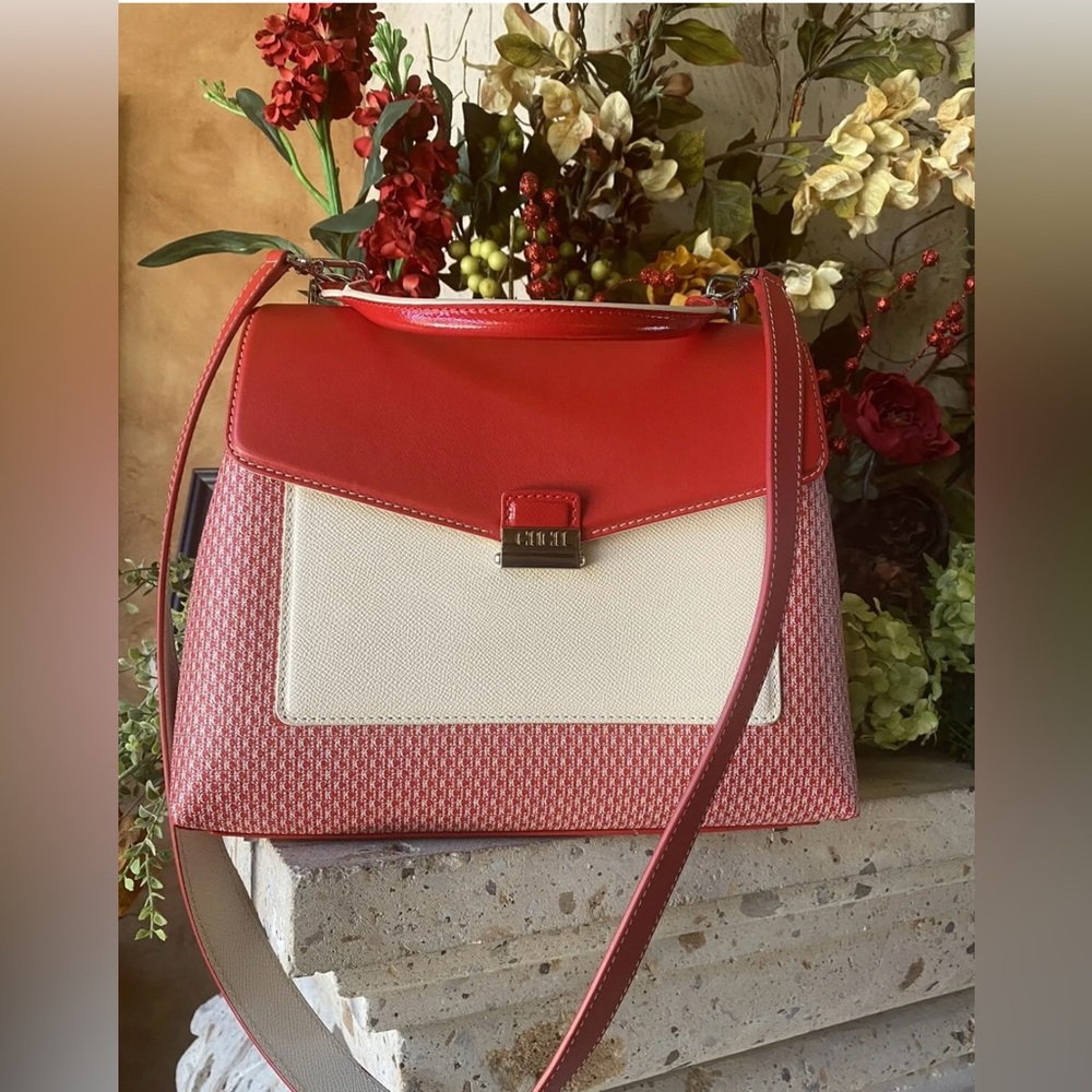 AUTH. CAROLINA HERRERA RED AND CREAM LOGO SATCHEL/ SHOULDER BAG/ HANDBAG